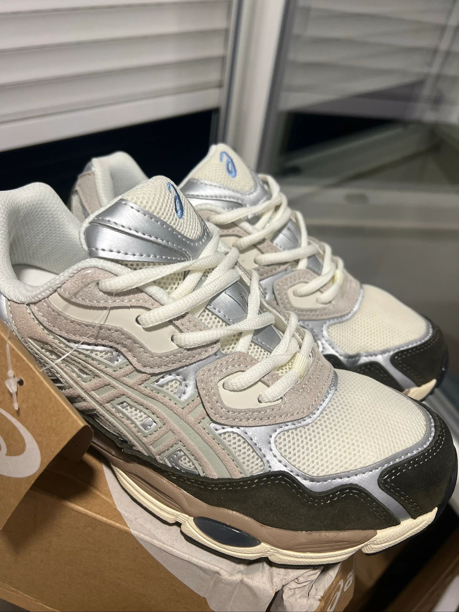 ASICS Gel NYC New in the box nr 43,5